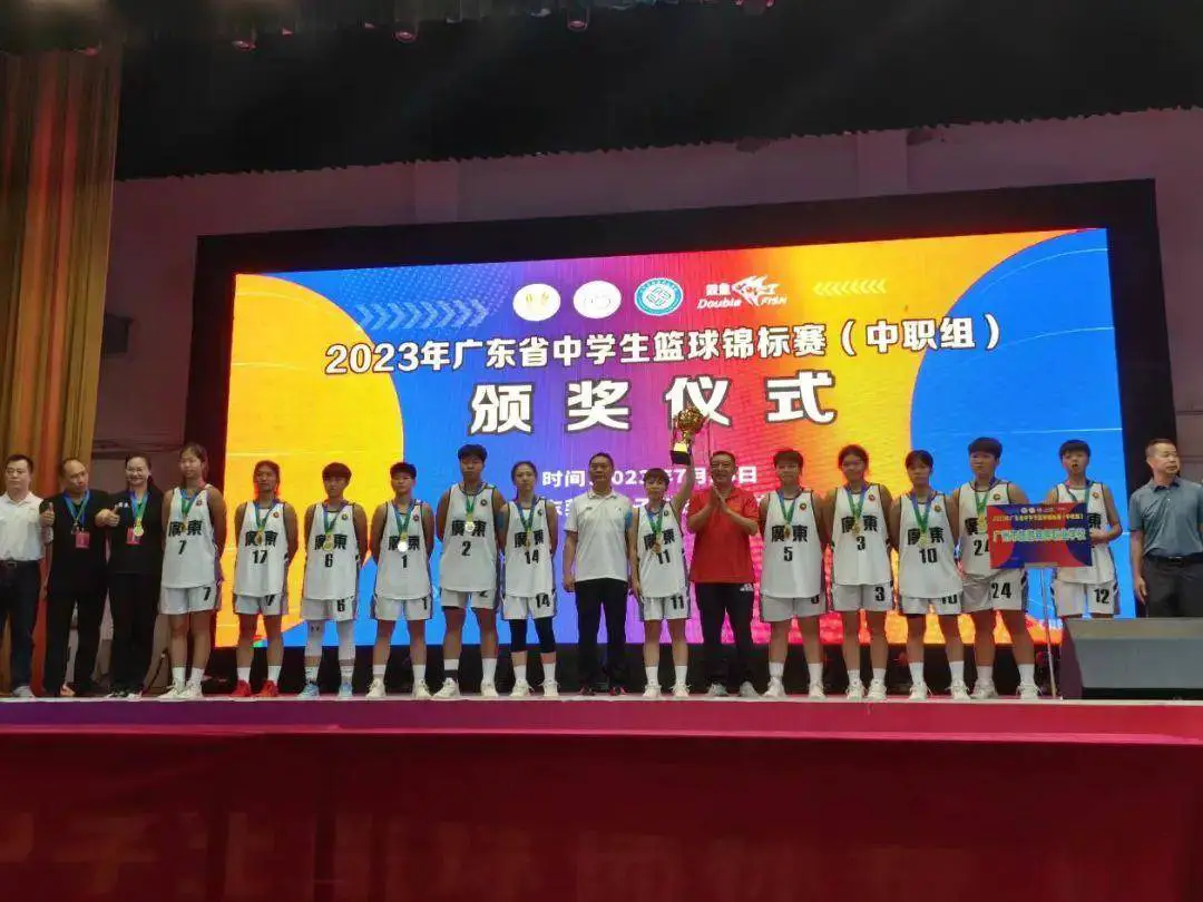 老年人打篮球时应如何进行适当的力量训练?_2